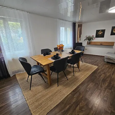 Ferienwohnung E